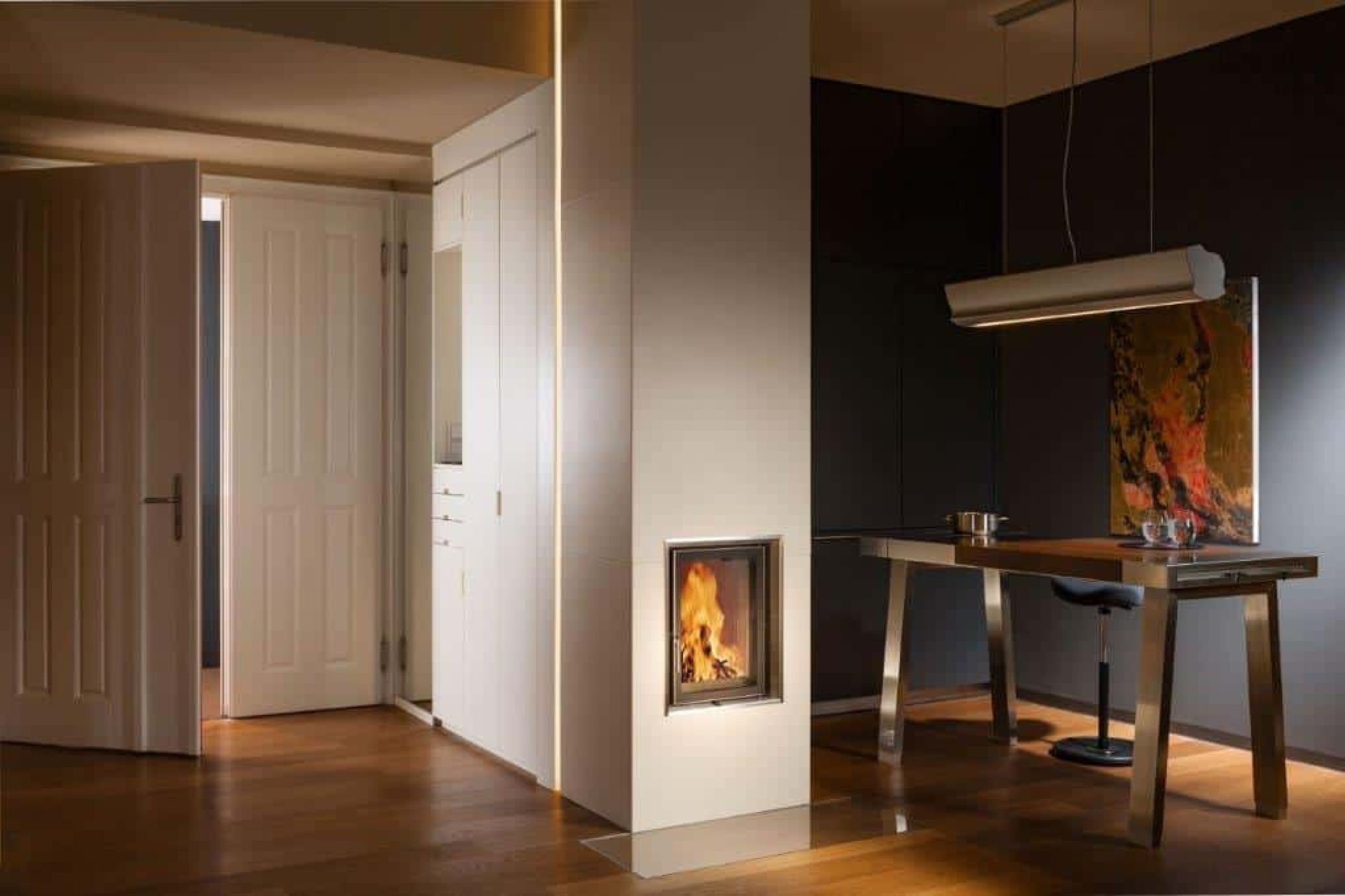 Moderner Kachelofen Sommerhuber als Säule